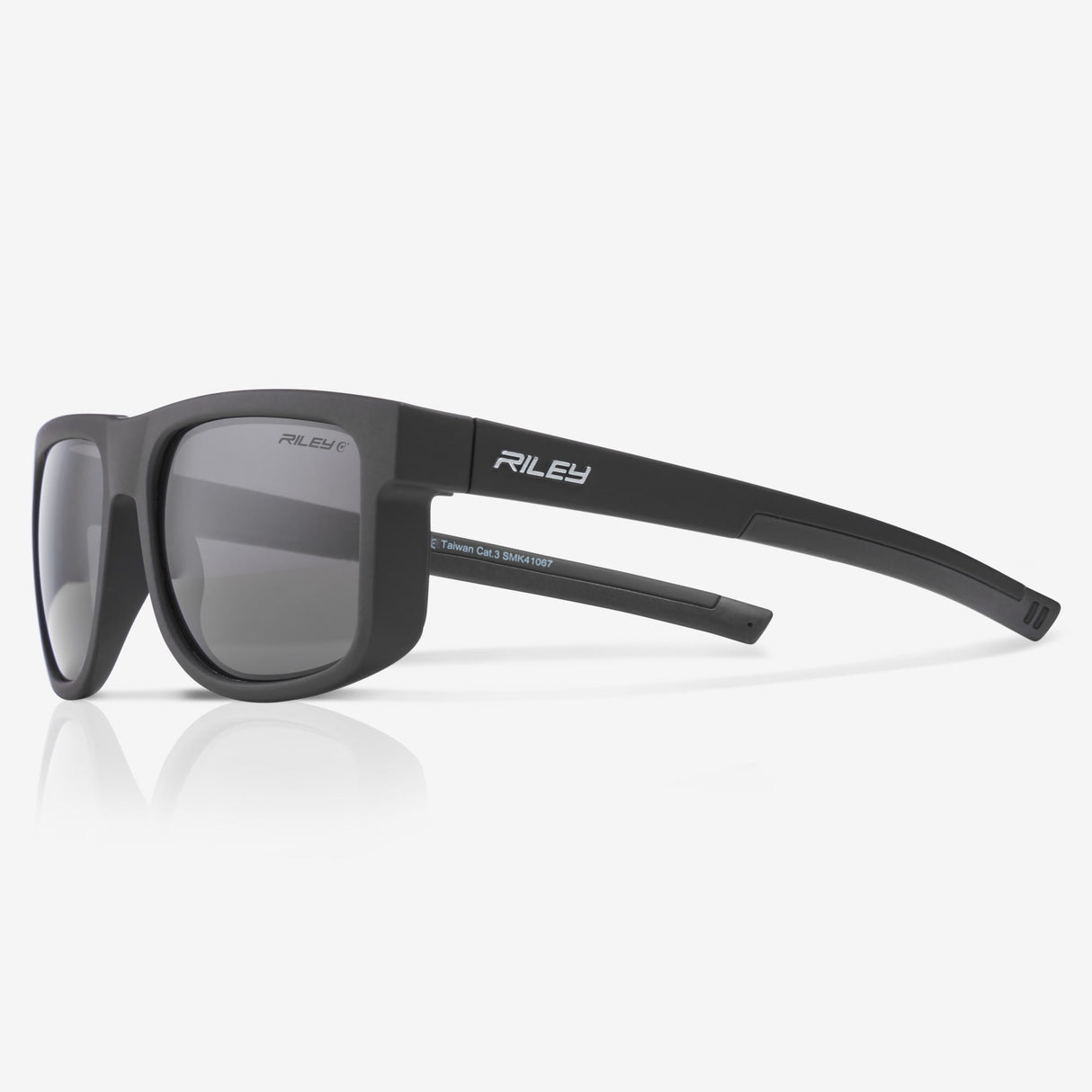 Riley Navigator Sunglasses – Grey Lens, Anti-Scratch, 4-Base Curve, UV Protection