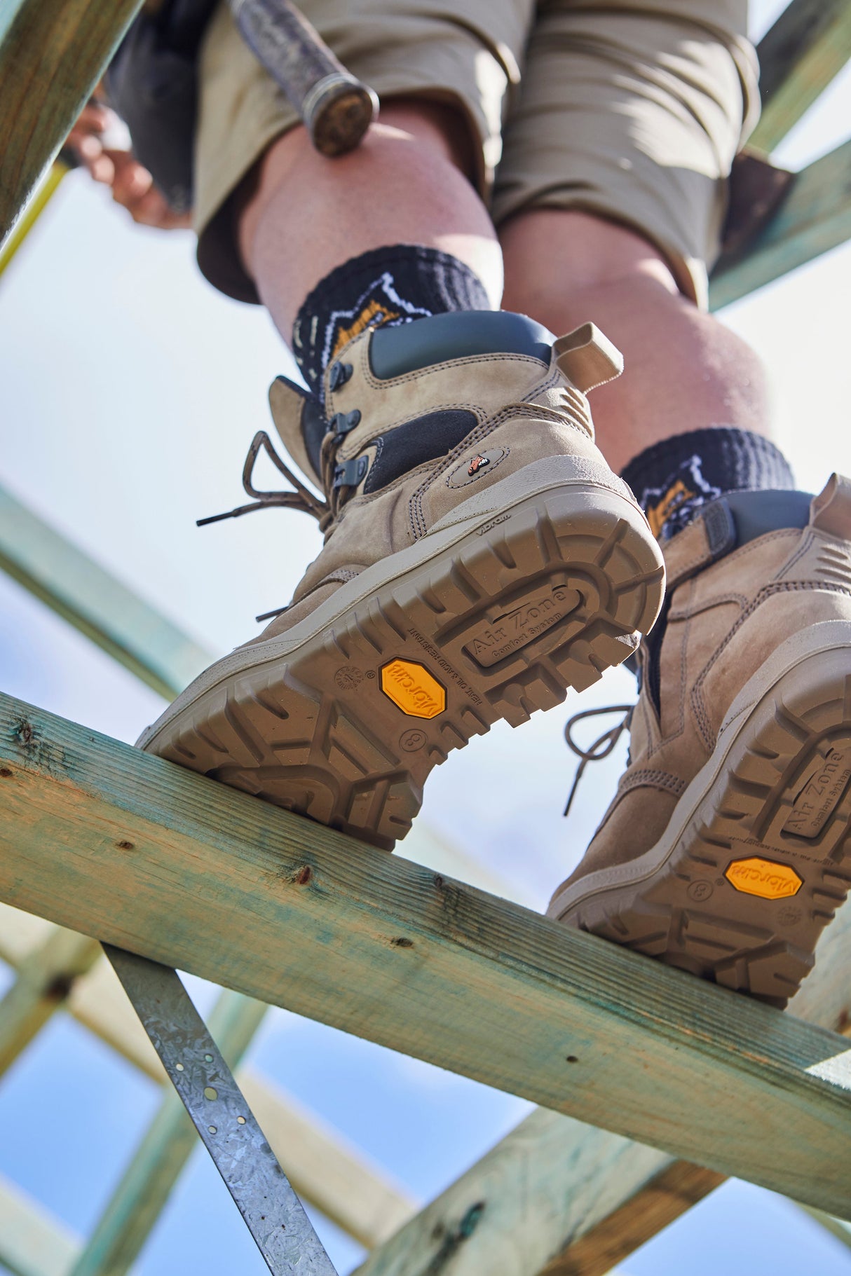 Mongrel 561 Side Zip Safety Boots - STONE