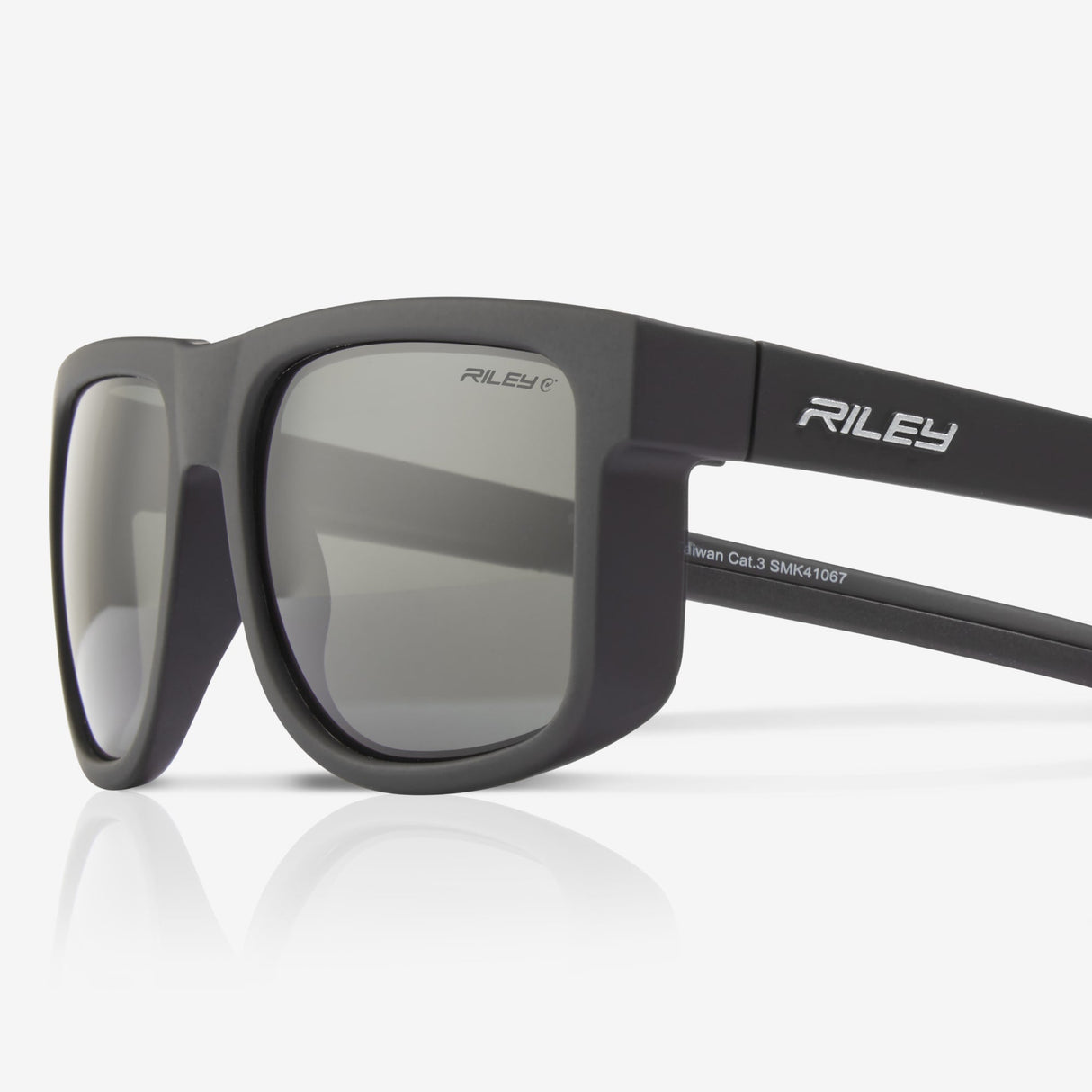 Riley Navigator Sunglasses – Polarised, Anti-Glare, 4-Base Curve, UV Protection