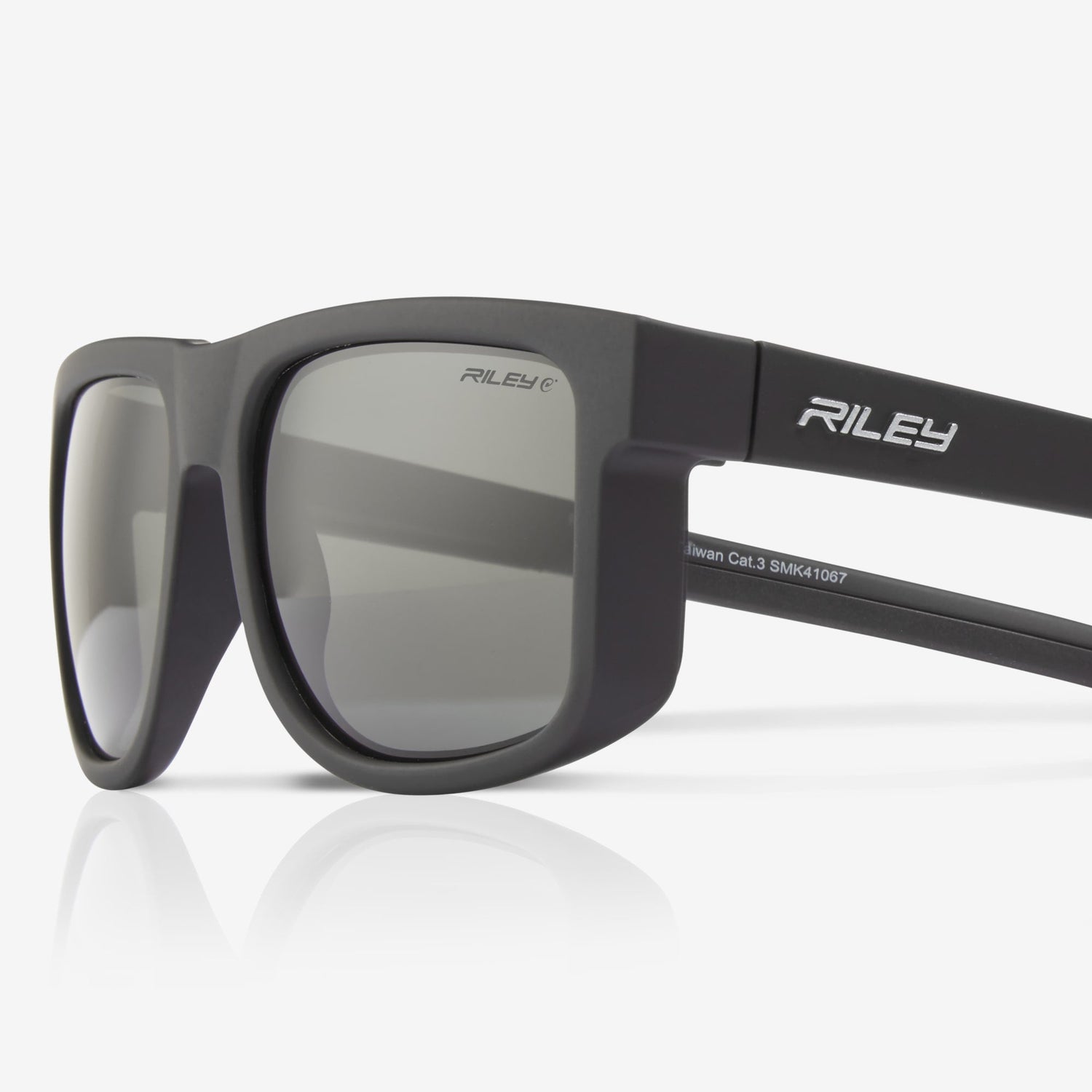 Riley Navigator Sunglasses – Polarised, Anti-Glare, 4-Base Curve, UV Protection