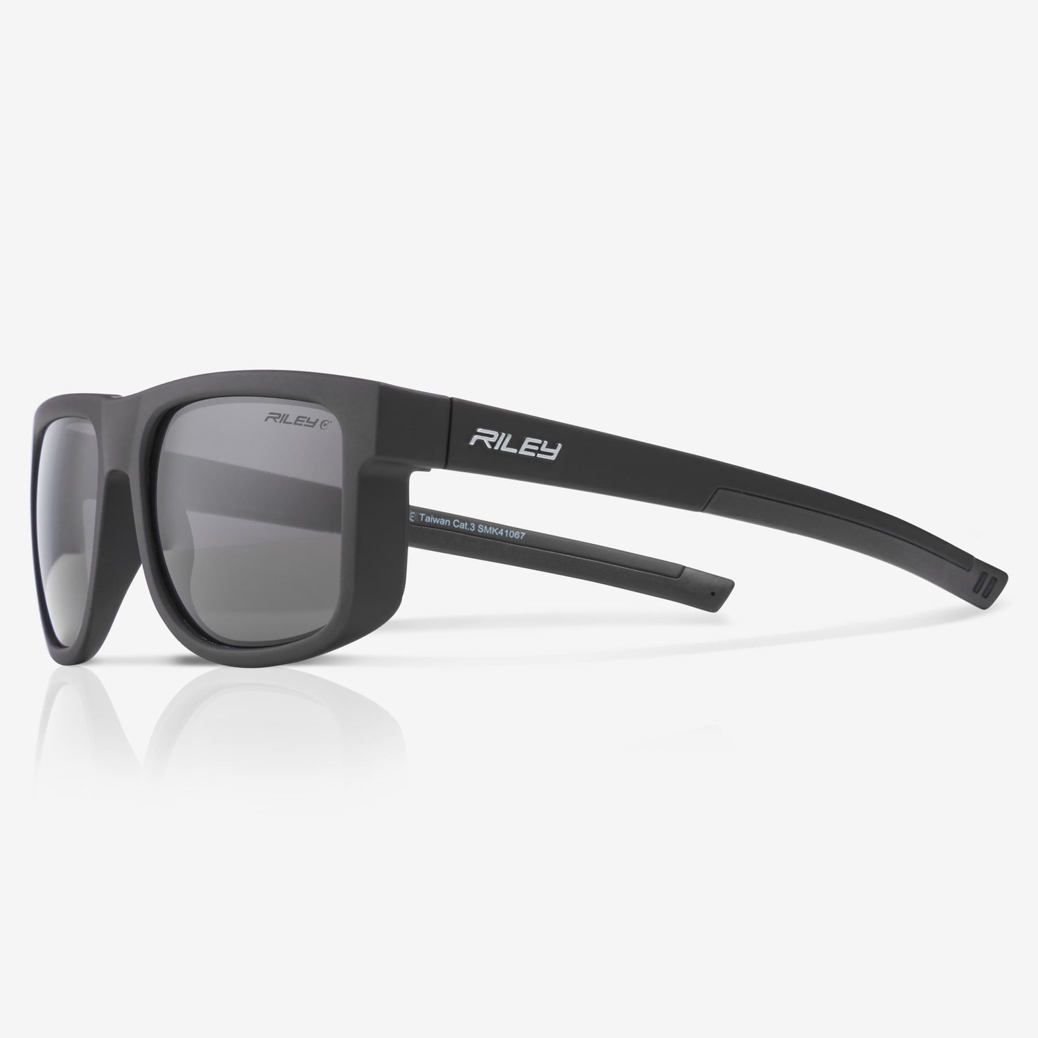 Riley Navigator Sunglasses – Grey Lens, Anti-Scratch, 4-Base Curve, UV Protection