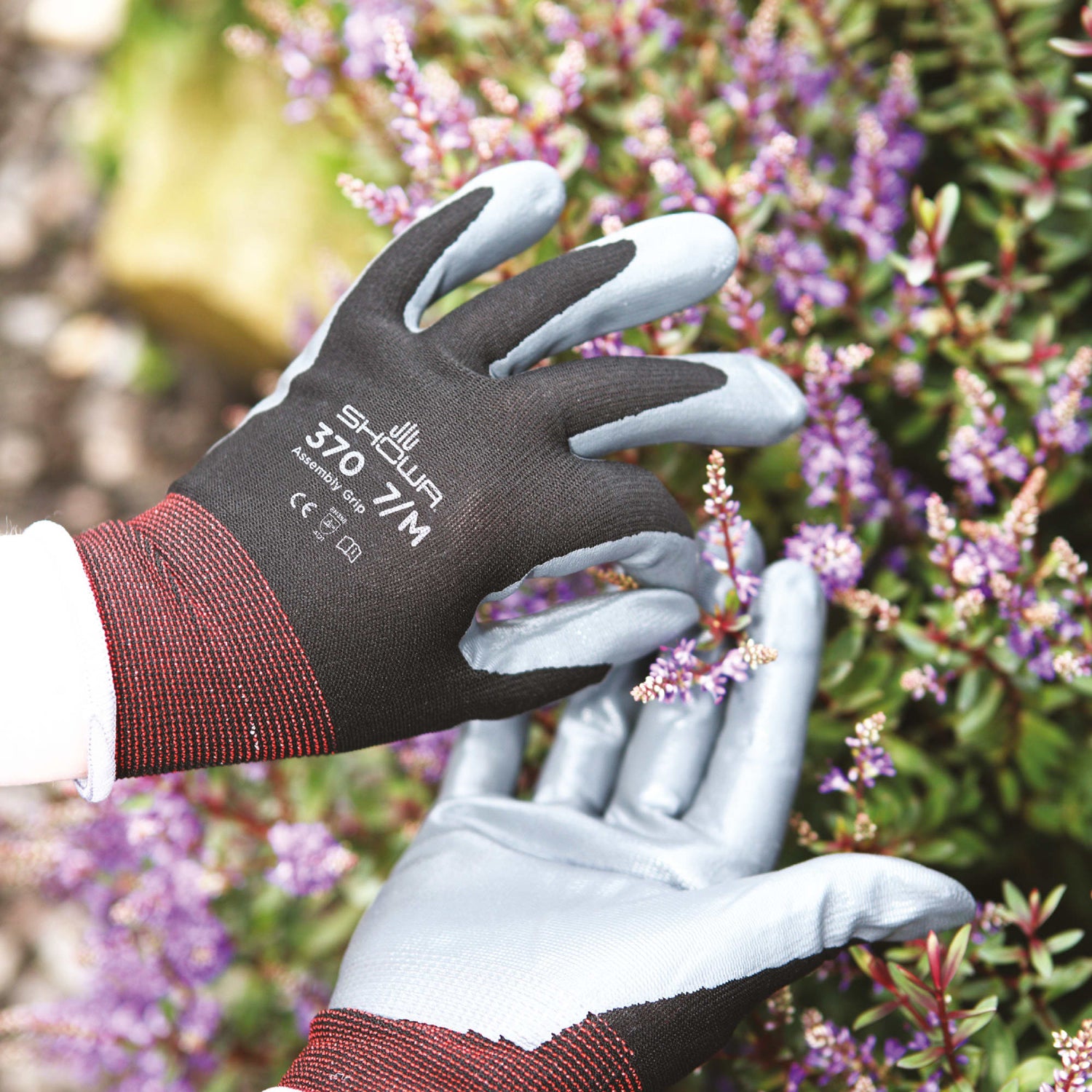 SHOWA 370 Black Lightweight Assembly Grip Safety Gloves